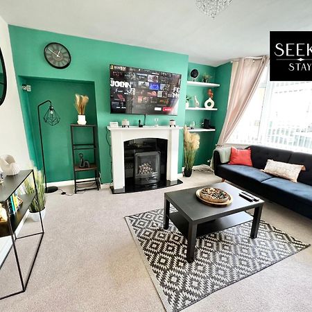 Cosy 2-Bedroom House, Walking Distance Cbs, Ideal For Contractors-Business Stays Coventry Eksteriør bilde