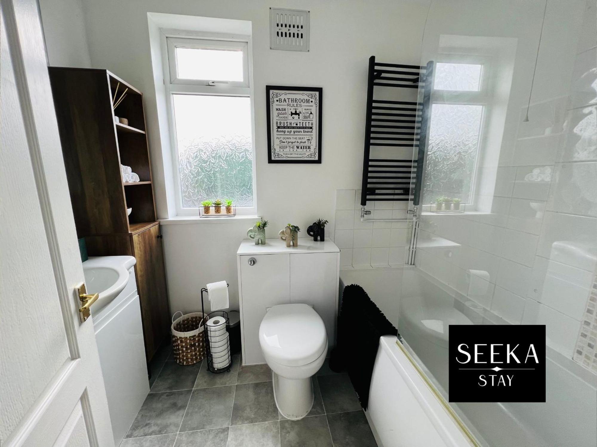 Cosy 2-Bedroom House, Walking Distance Cbs, Ideal For Contractors-Business Stays Coventry Eksteriør bilde