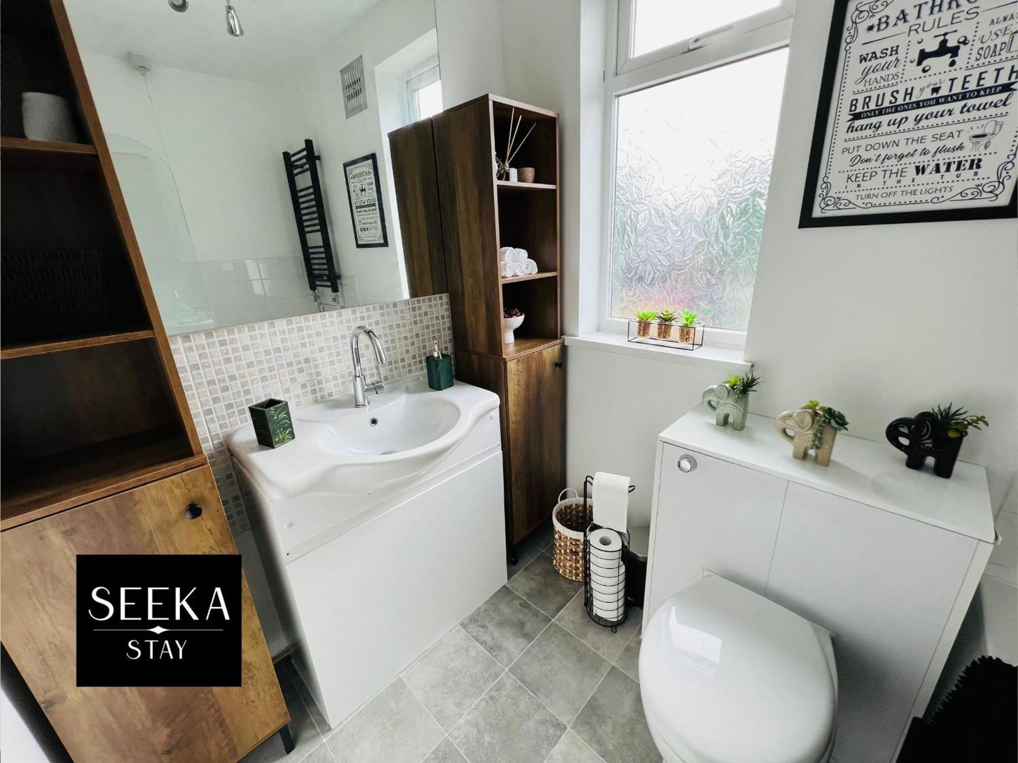Cosy 2-Bedroom House, Walking Distance Cbs, Ideal For Contractors-Business Stays Coventry Eksteriør bilde