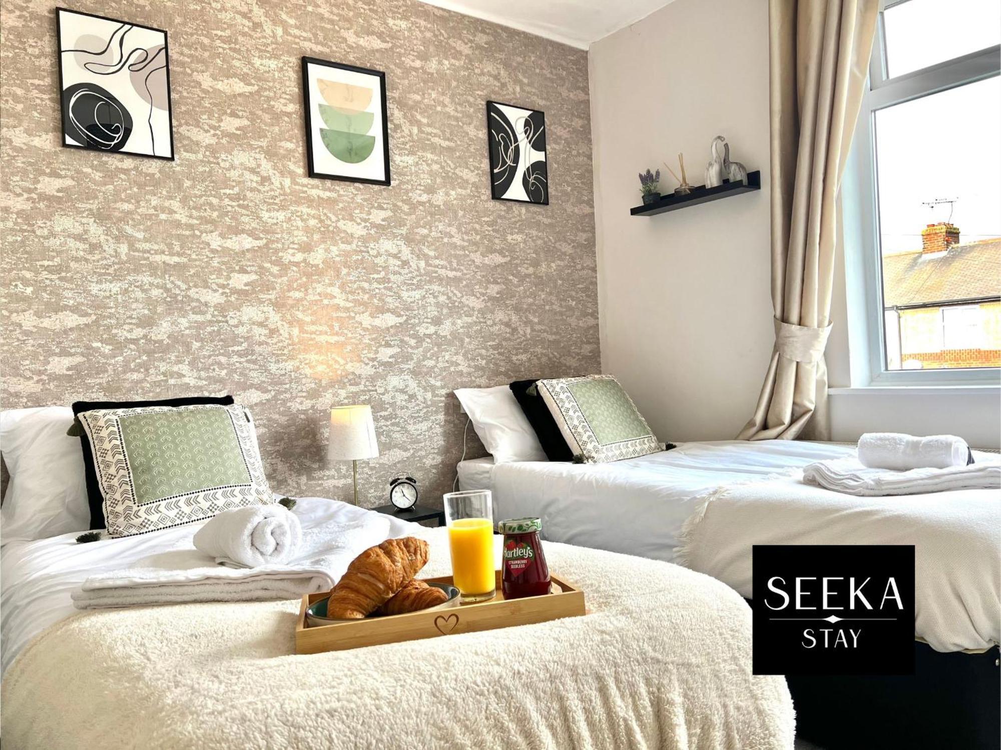 Cosy 2-Bedroom House, Walking Distance Cbs, Ideal For Contractors-Business Stays Coventry Eksteriør bilde