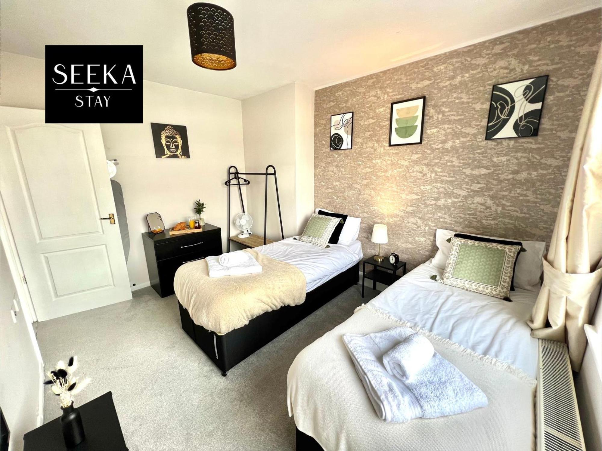 Cosy 2-Bedroom House, Walking Distance Cbs, Ideal For Contractors-Business Stays Coventry Eksteriør bilde